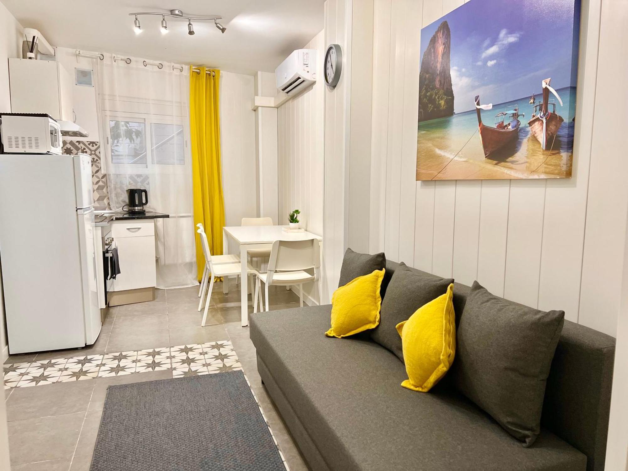 Cozy Suite Apartment, Wifi! Santa Coloma de Gramanet Kültér fotó