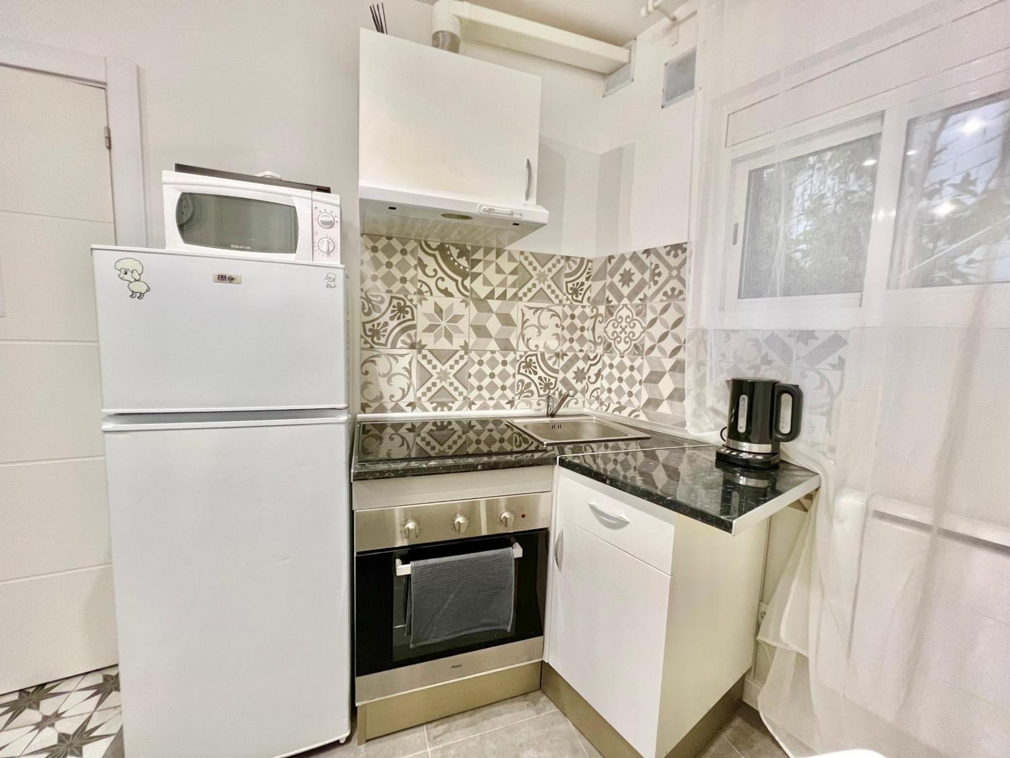 Cozy Suite Apartment, Wifi! Santa Coloma de Gramanet Kültér fotó