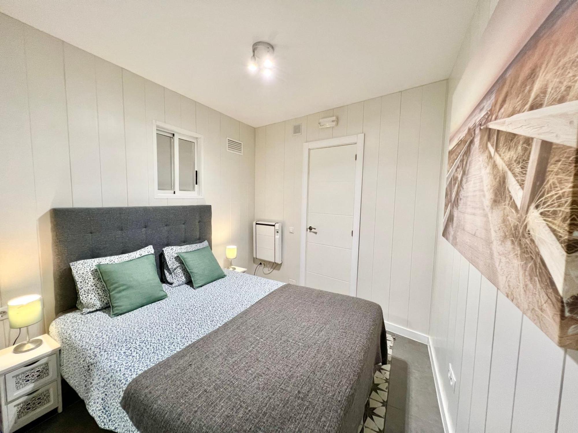 Cozy Suite Apartment, Wifi! Santa Coloma de Gramanet Kültér fotó
