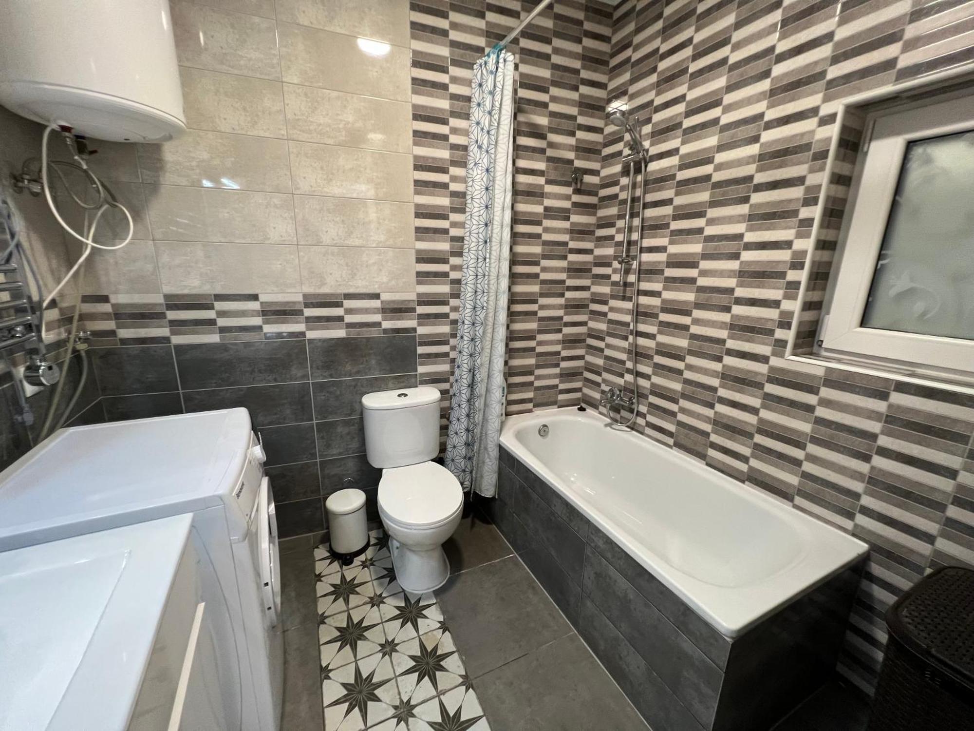 Cozy Suite Apartment, Wifi! Santa Coloma de Gramanet Kültér fotó