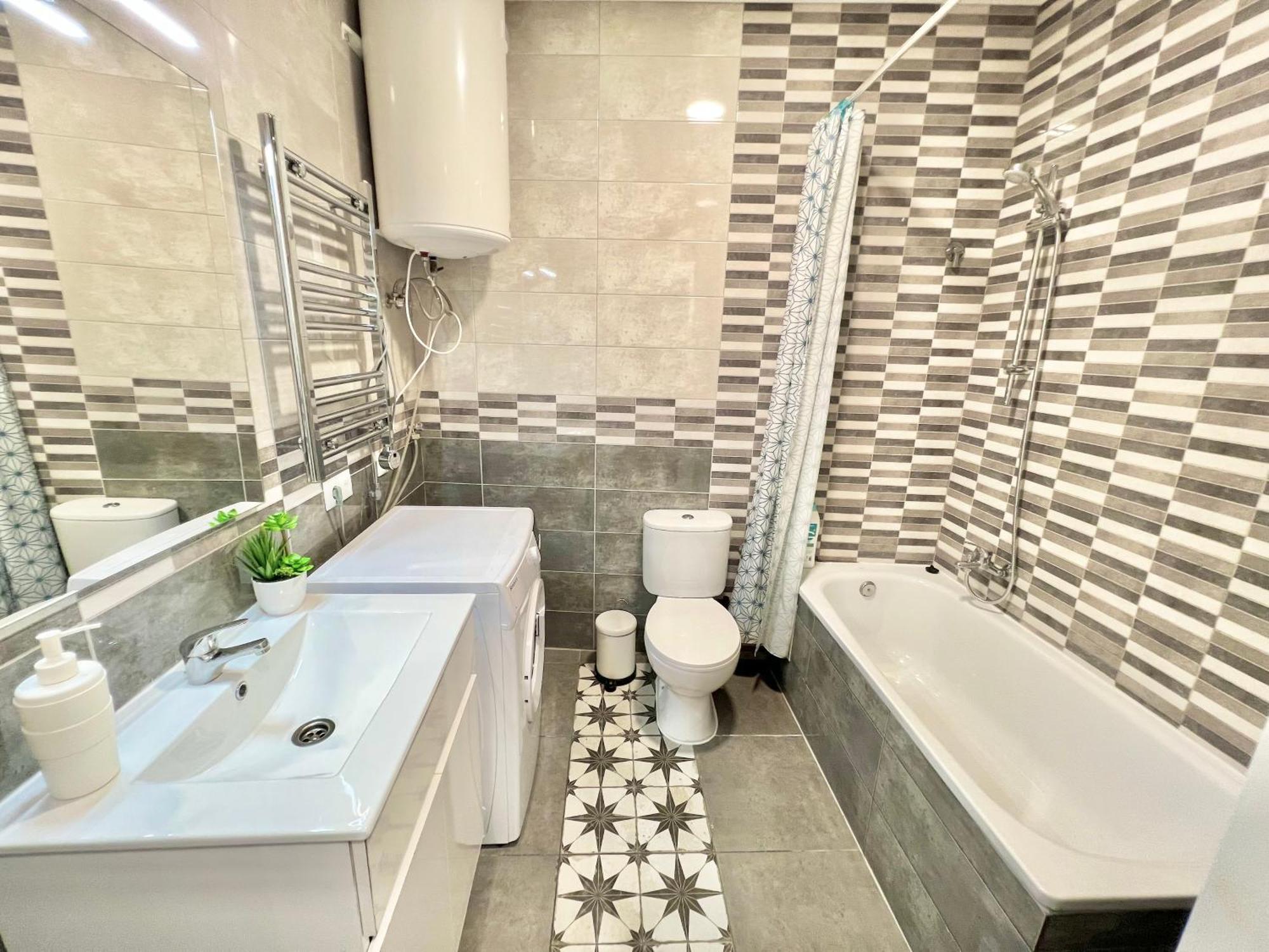 Cozy Suite Apartment, Wifi! Santa Coloma de Gramanet Kültér fotó